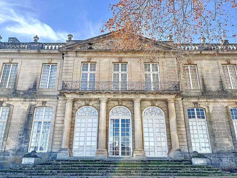 Château Forcalquier - 19 chambres - 2200m²