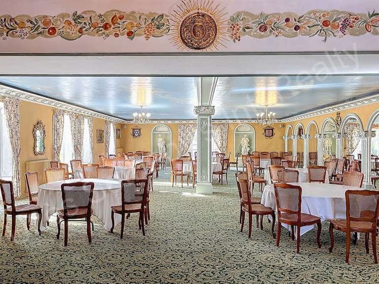 Château Forcalquier - 19 chambres - 2200m²