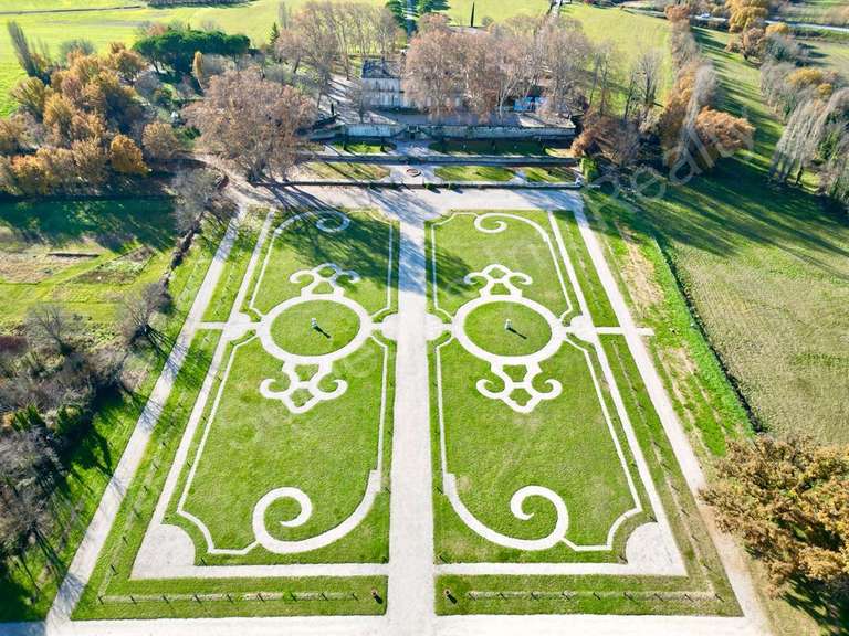 Château Forcalquier - 19 chambres - 2200m²