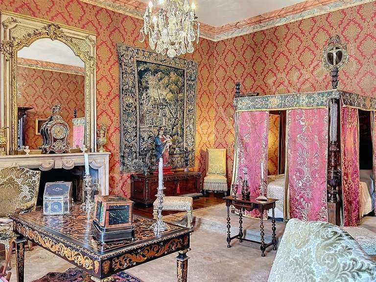 Château Forcalquier - 19 chambres - 2200m²