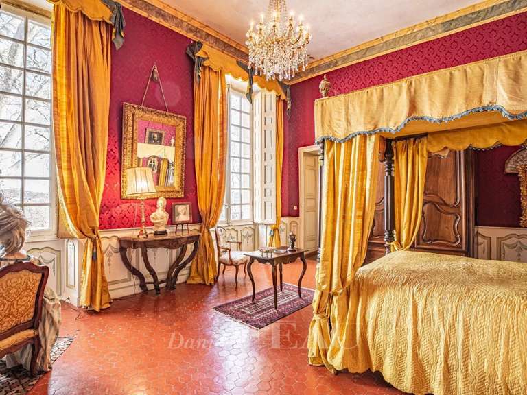 Château Forcalquier - 9 chambres - 2714m²