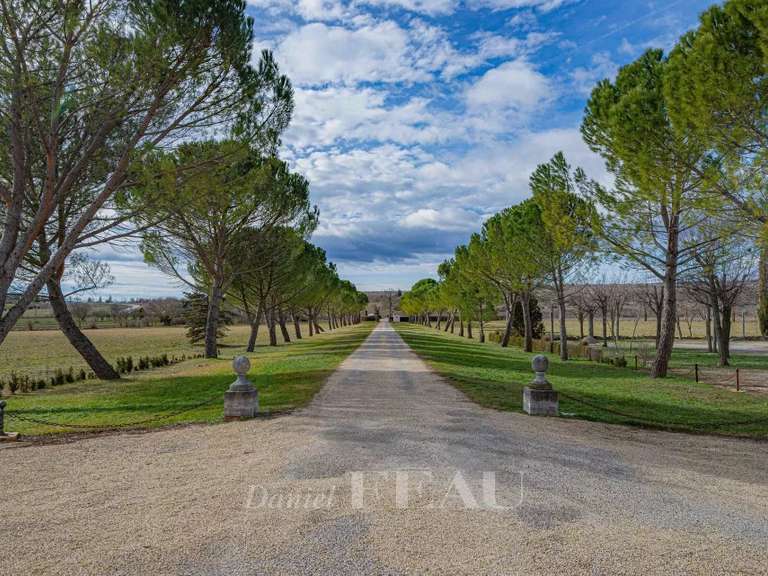 Château Forcalquier - 9 chambres - 2714m²