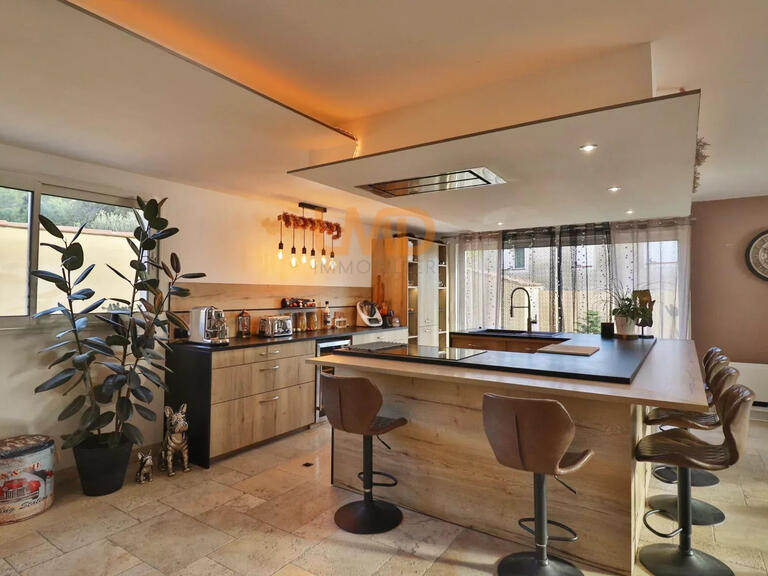 Maison Fos-sur-Mer - 3 chambres - 235m²