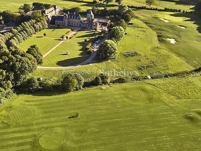 Château Fougères - 51 chambres - 2363m²