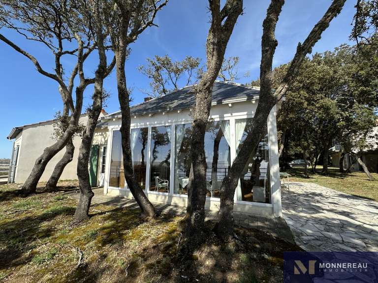 Villa Fouras - 4 bedrooms - 640m²