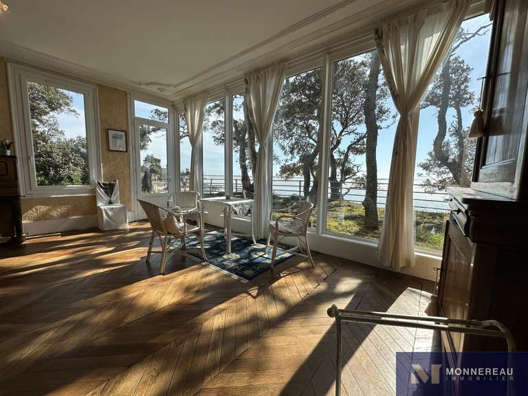 Villa Fouras - 4 bedrooms - 640m²