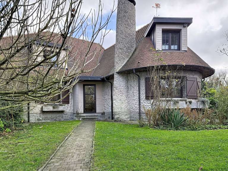 Propriété Fournes-en-Weppes - 3 chambres - 177m²