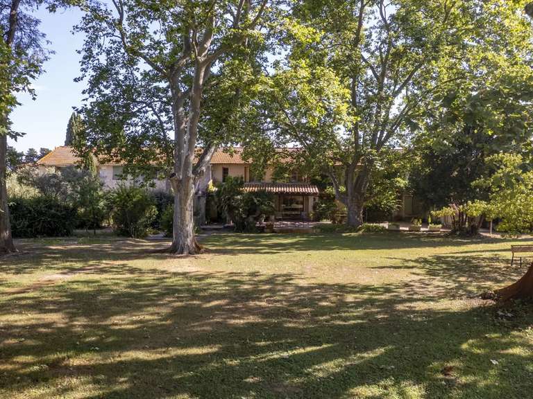 Maison Fourques - 14 chambres - 805m²