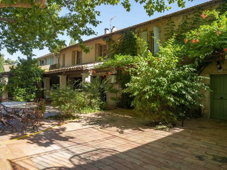 Maison Fourques - 14 chambres - 805m²