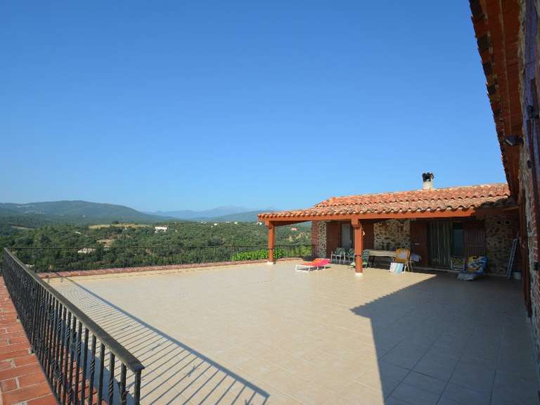 Propriété Fourques - 2 chambres - 132m²