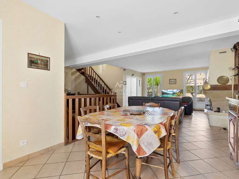 Maison Fourqueux - 5 chambres - 181m²