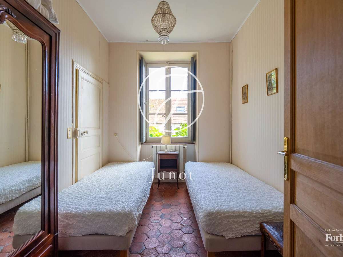 Maison Fours