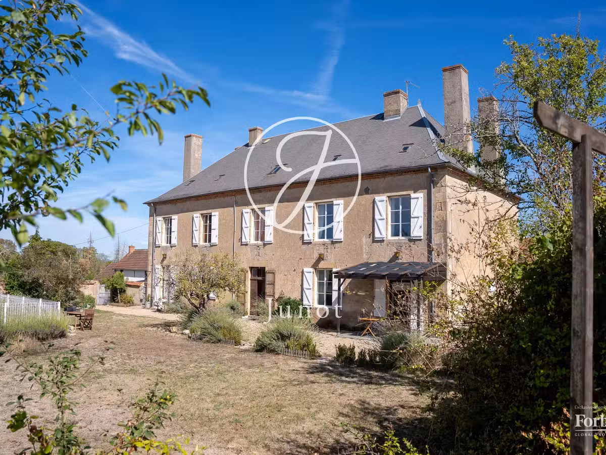 Maison Fours