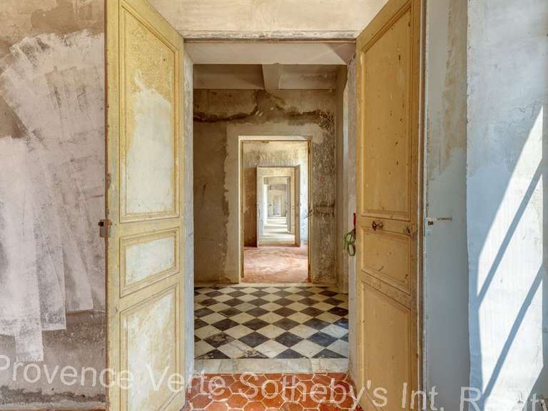 Château Fox-Amphoux - 1200m²