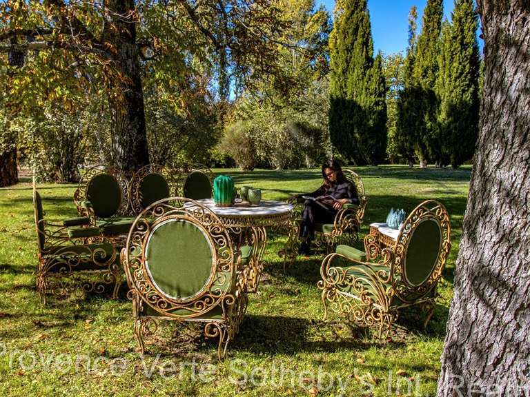 Maison Fox-Amphoux - 700m²