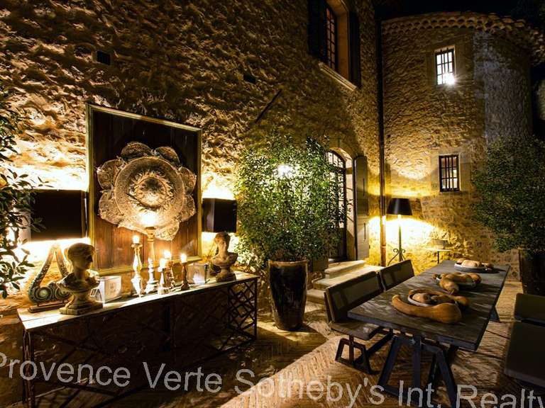 Maison Fox-Amphoux - 700m²