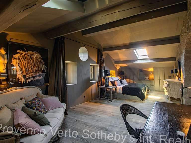 Maison Fox-Amphoux - 700m²