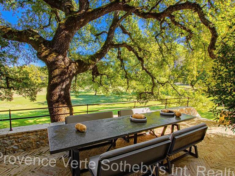 Maison Fox-Amphoux - 700m²