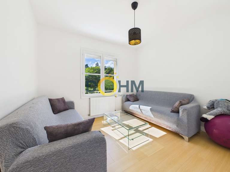 Maison Fraisses - 6 chambres - 196m²