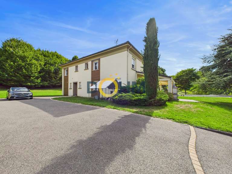 Maison Fraisses - 6 chambres - 196m²