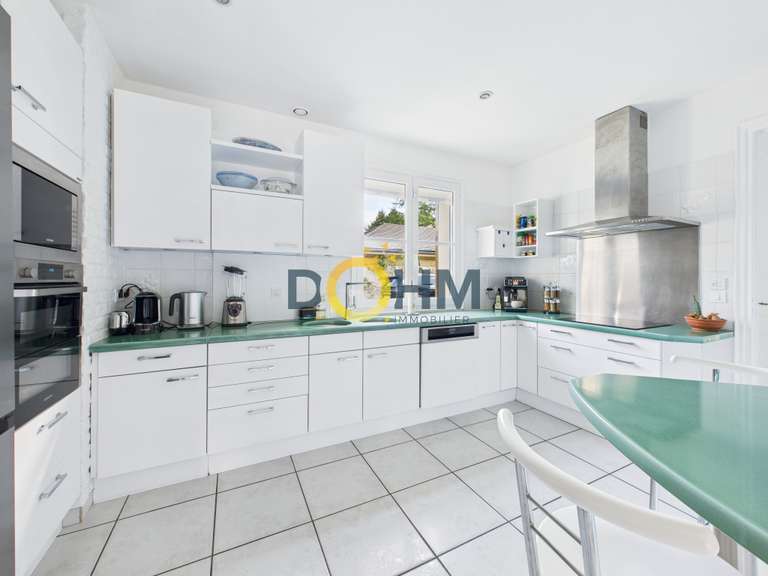 Maison Fraisses - 6 chambres - 196m²