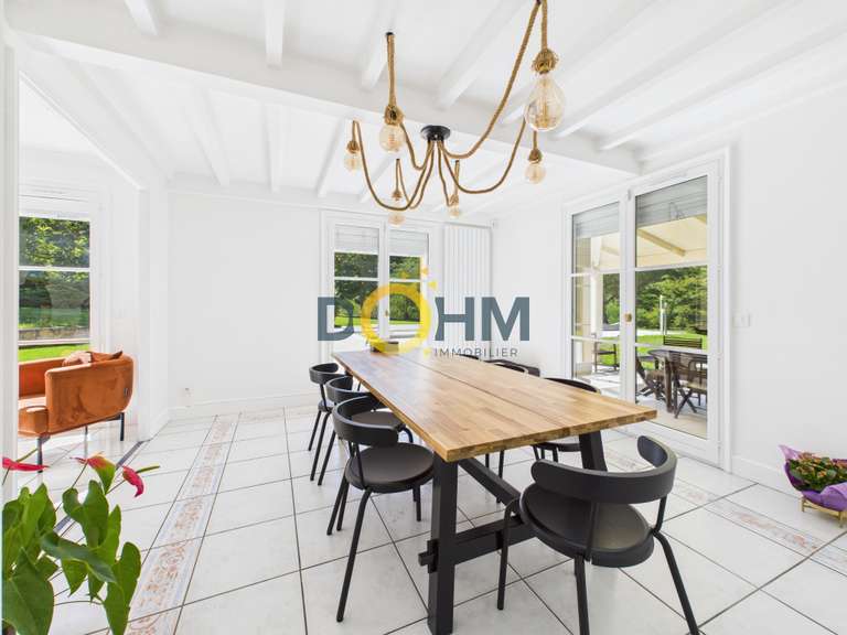 Maison Fraisses - 6 chambres - 196m²