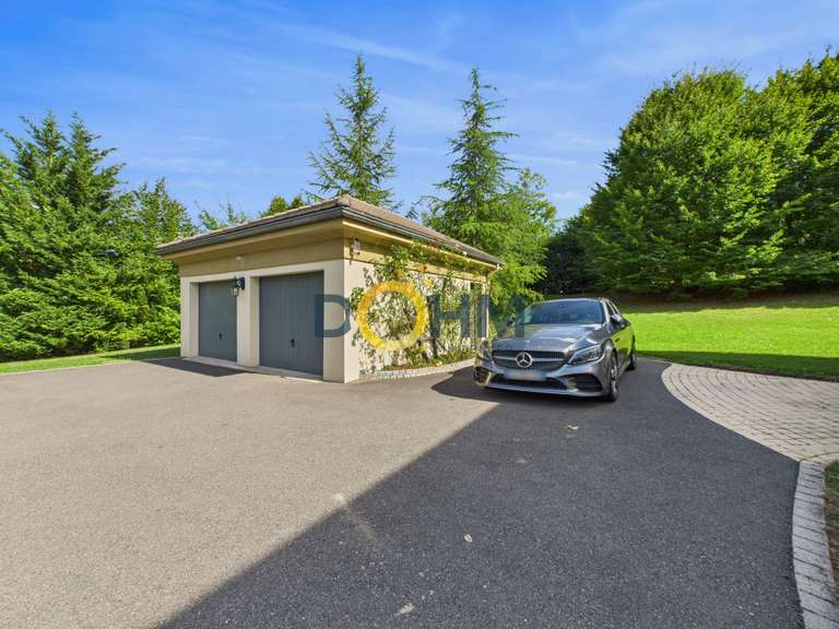 Maison Fraisses - 6 chambres - 196m²