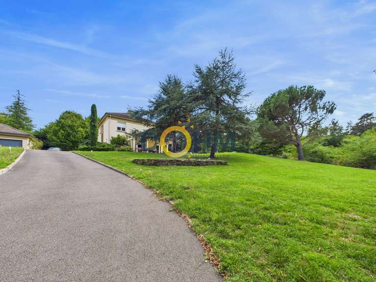 Maison Fraisses - 6 chambres - 196m²