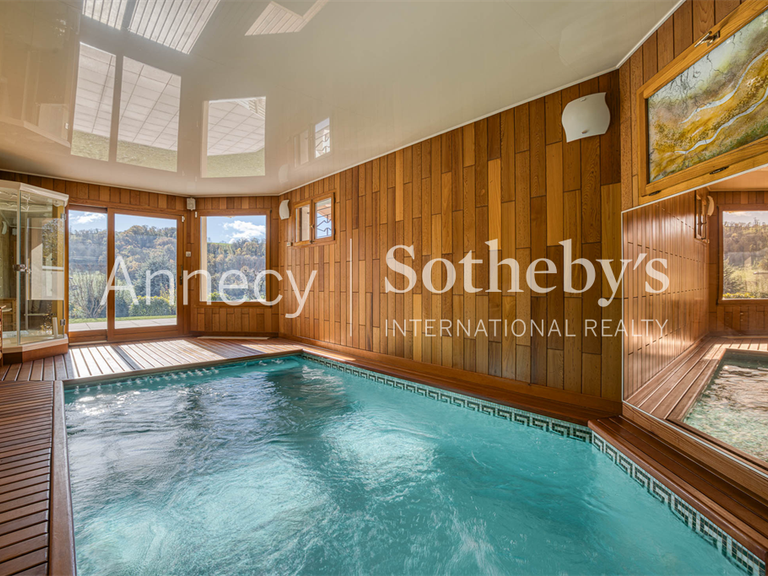 Maison Frangy - 3 chambres - 295m²