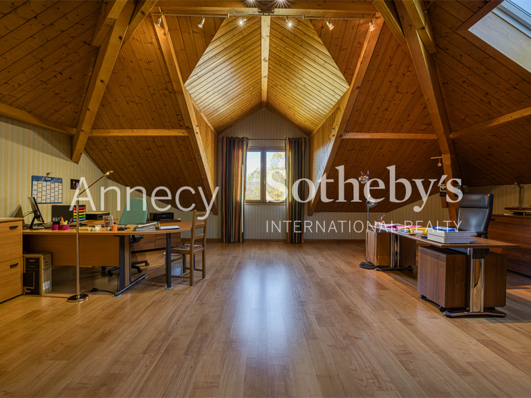 Maison Frangy - 3 chambres - 295m²