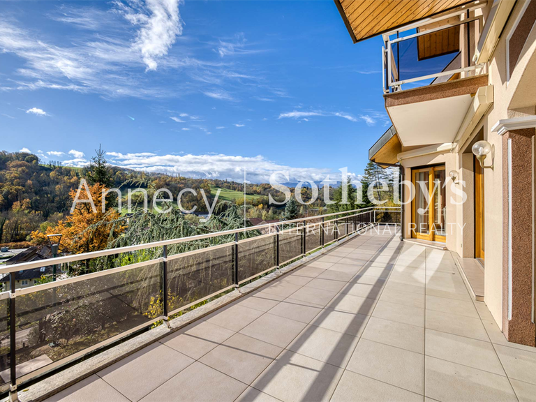 Maison Frangy - 3 chambres - 295m²