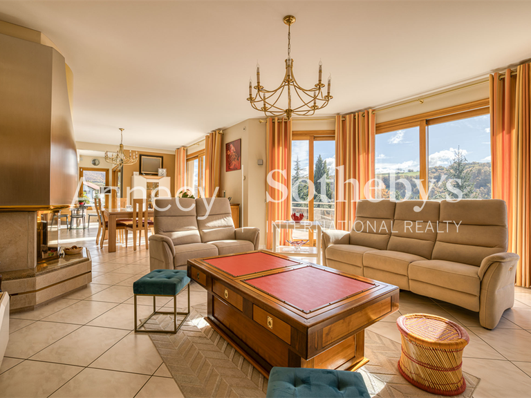 Maison Frangy - 3 chambres - 295m²