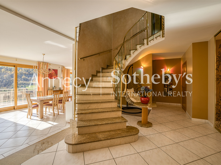 Maison Frangy - 3 chambres - 295m²