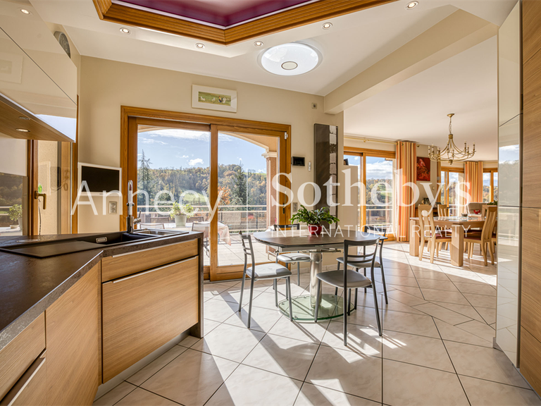 Maison Frangy - 3 chambres - 295m²