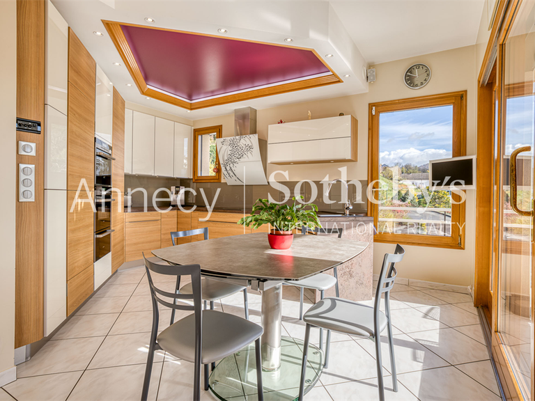 Maison Frangy - 3 chambres - 295m²