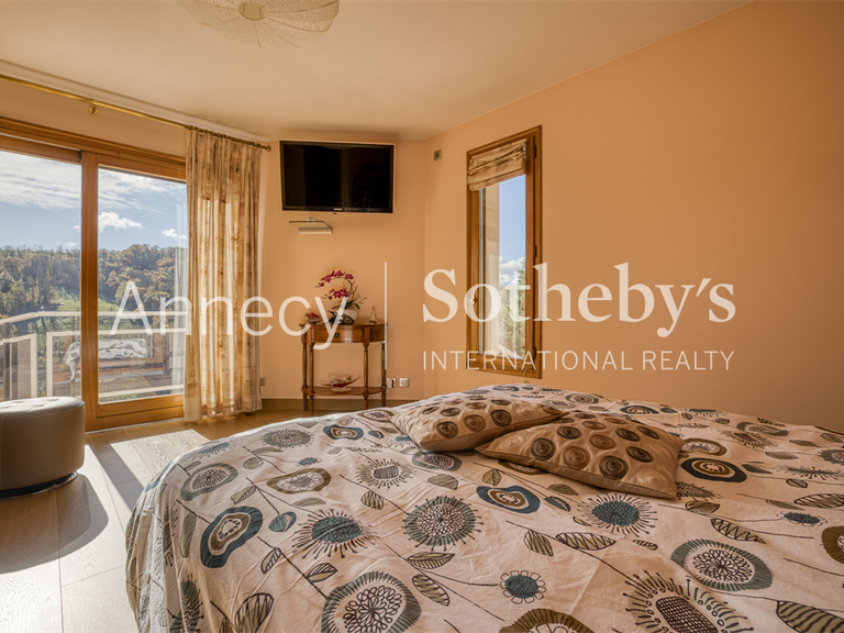 Maison Frangy - 3 chambres - 295m²