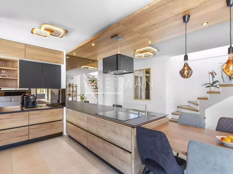 Apartment with Sea view Fréjus - 3 bedrooms - 252m²