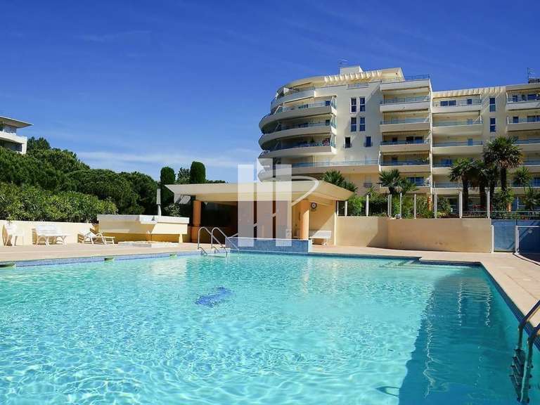 Appartement Fréjus - 2 chambres - 74m²
