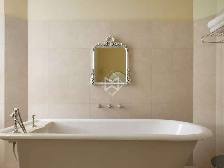 Castle Fréjus - 12 bedrooms - 2000m²