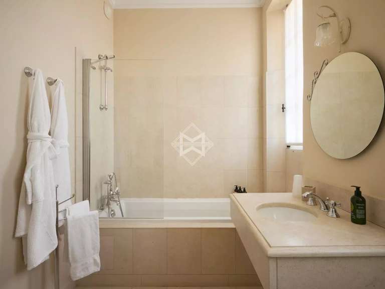 Castle Fréjus - 12 bedrooms - 2000m²