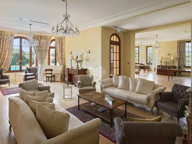 Castle Fréjus - 12 bedrooms - 2000m²
