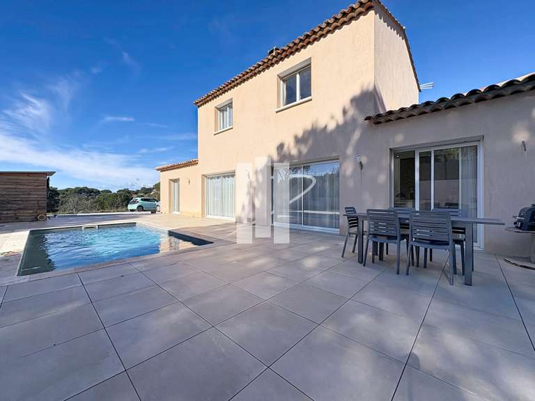 Maison Fréjus - 3 chambres - 117m²