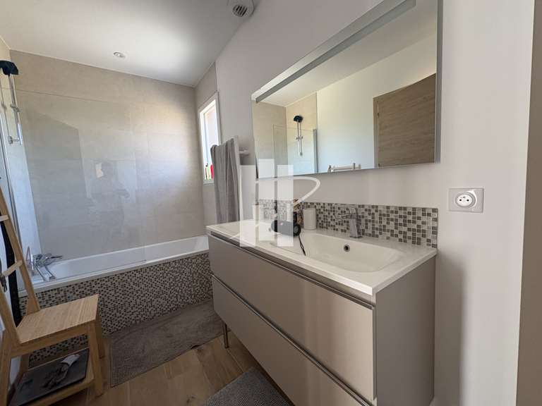 Maison Fréjus - 3 chambres - 117m²