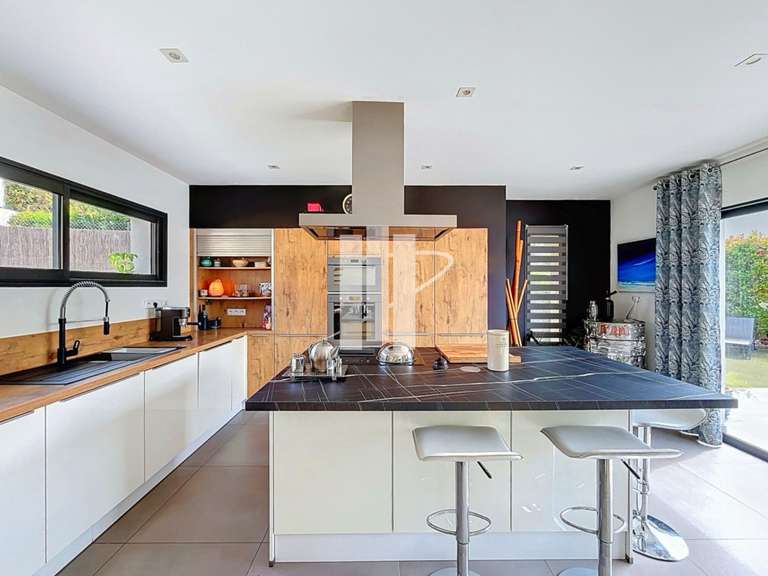 Maison Fréjus - 4 chambres - 172m²