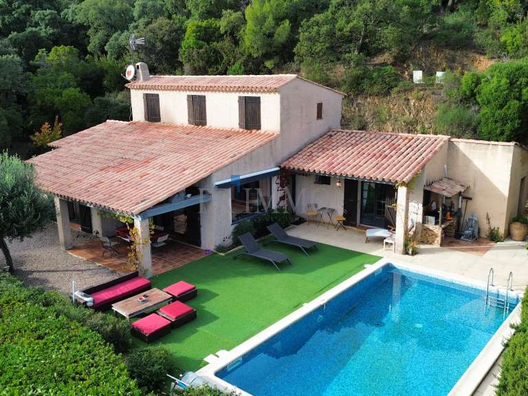 Maison Fréjus - 5 chambres - 163m²