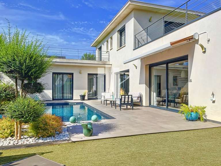 House Fréjus - 4 bedrooms - 172m²