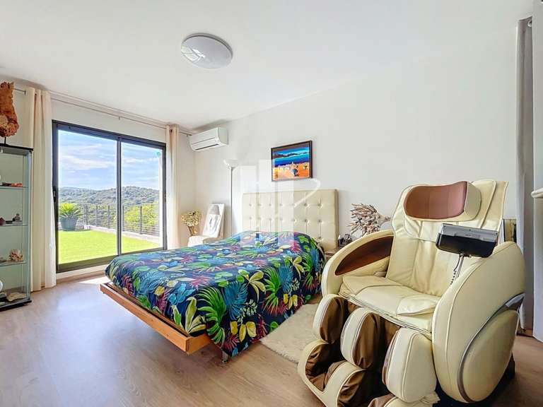 Maison Fréjus - 4 chambres - 172m²