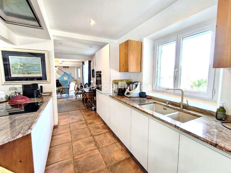 Maison Fréjus - 4 chambres - 200m²