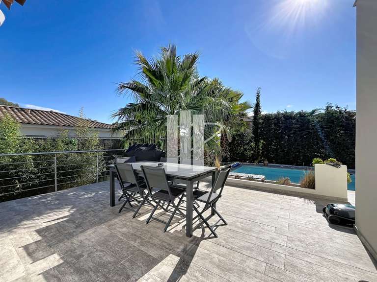 Maison Fréjus - 3 chambres - 99m²