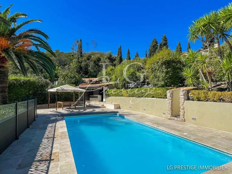 Maison Fréjus - 3 chambres - 183m²